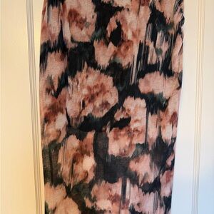 Abercrombie & Fitch Black and Pink Floral Pencil Skirt